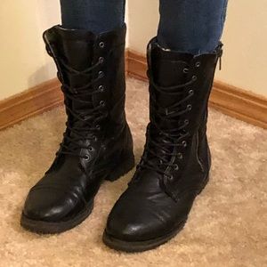 Combat boots